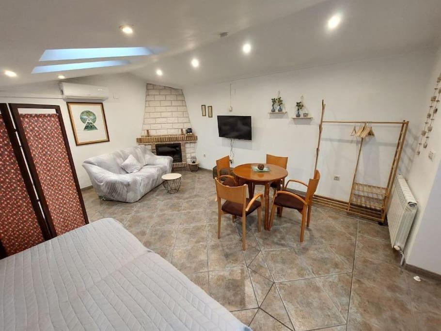 テルエルLa Buhardilla. Aparcamiento Exterior Privadoアパートメント エクステリア 写真