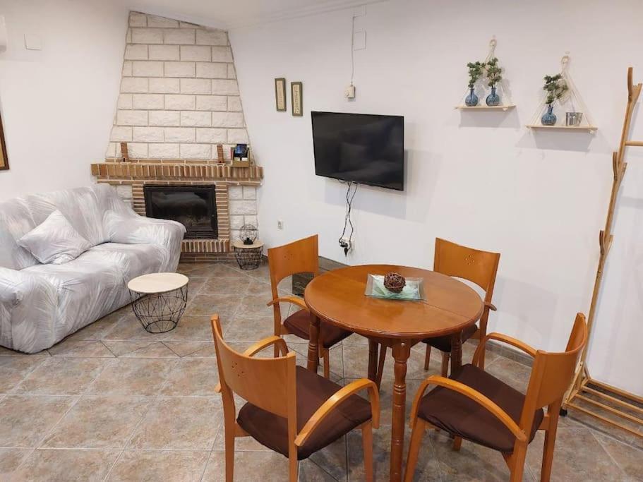 テルエルLa Buhardilla. Aparcamiento Exterior Privadoアパートメント エクステリア 写真